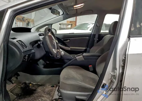 2015 Toyota Prius z USA, uszkodzony, nr VIN JTDKN3DUXF1932914